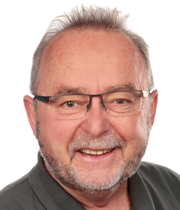 Dr. Claus Derra