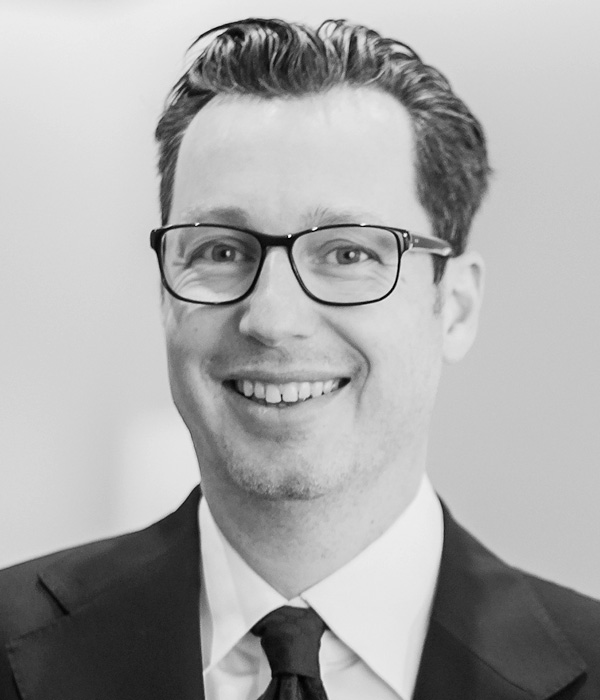 Dr. Thomas Clauder